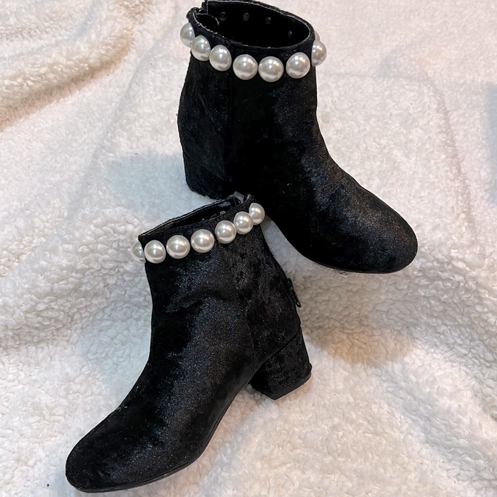 KATY PERRY PEARL BOOTIE